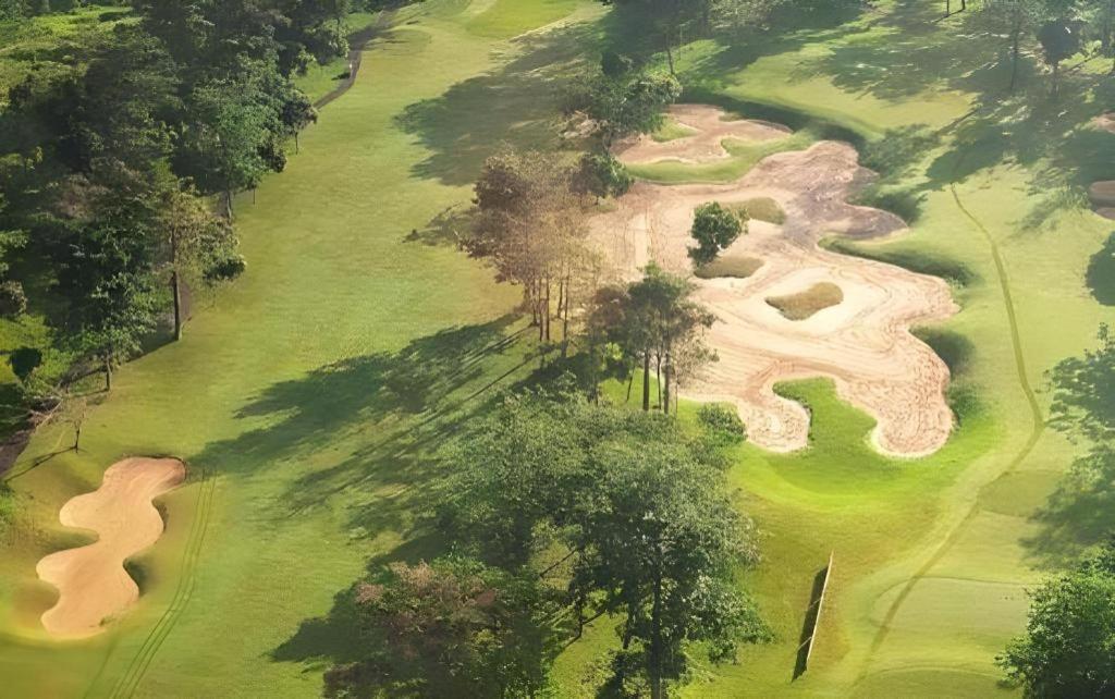 Taman Dayu Golf Club And Resort Prigen Luaran gambar