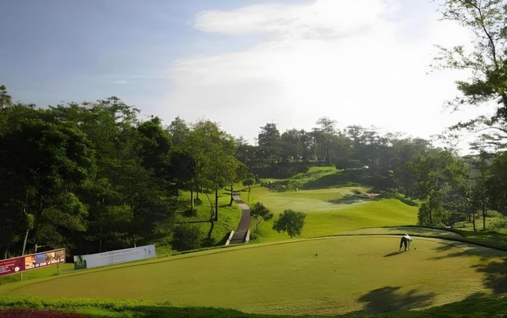 Taman Dayu Golf Club And Resort Prigen Luaran gambar