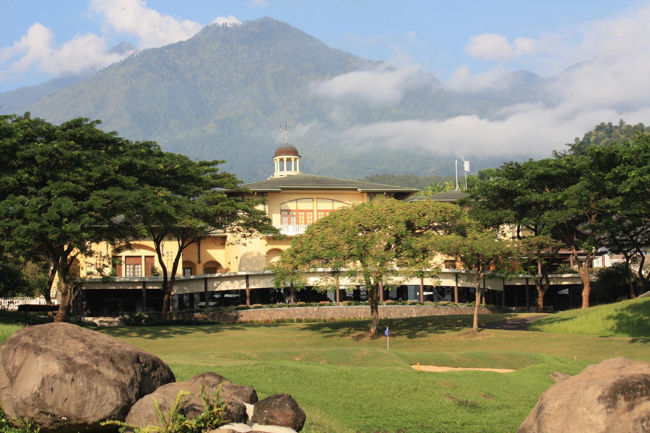 Taman Dayu Golf Club And Resort Prigen Luaran gambar