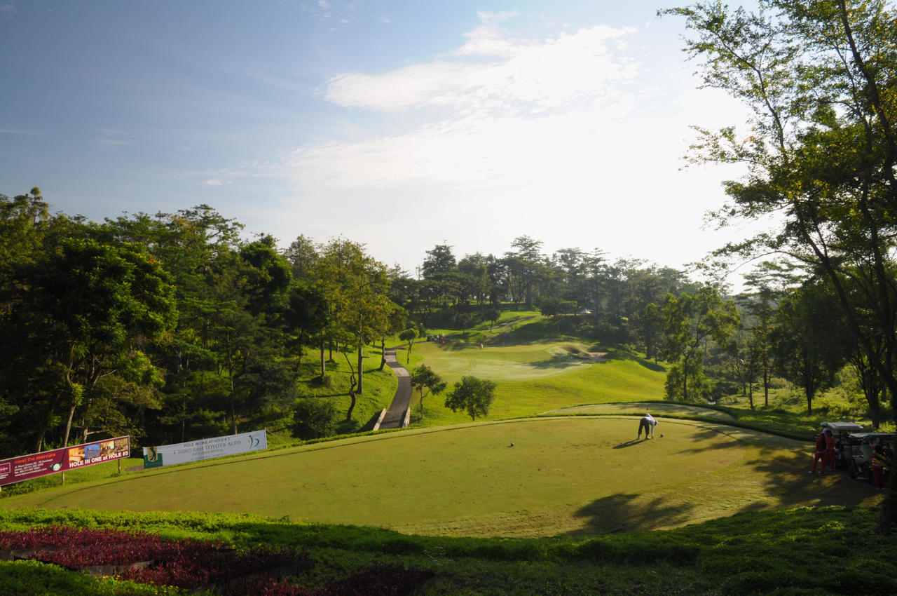 Taman Dayu Golf Club And Resort Prigen Luaran gambar